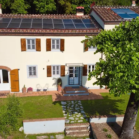 Casale La Poiana 招待所 卢卡