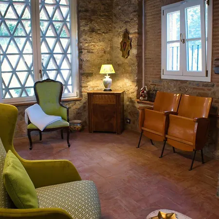 Casale La Poiana 招待所 3*